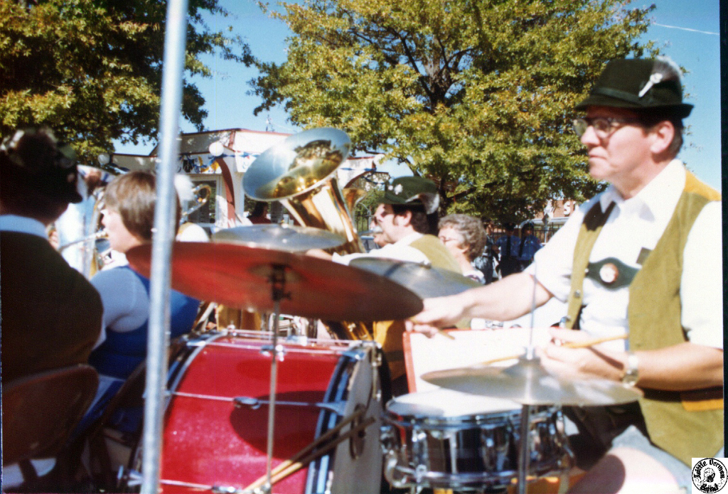 1981 10 08 08 Cameron Village Oktoberfest.jpg